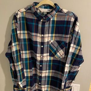 Old Navy Plaid Flannel long sleeve button down shirt Size XL